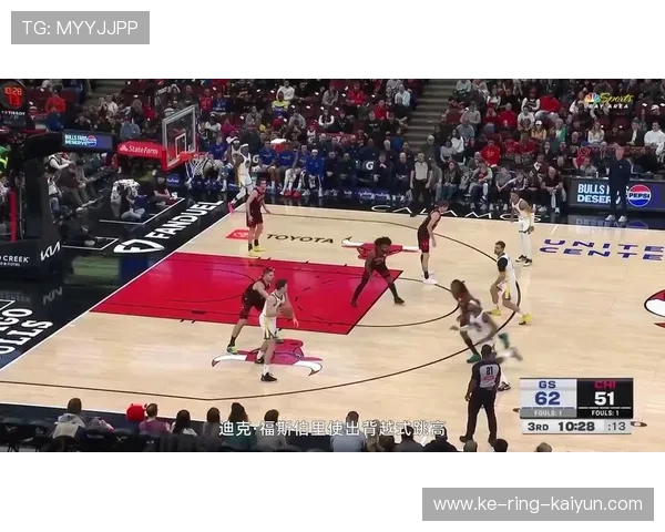 勇士临场调整：外线跑位与掩护默契度上升